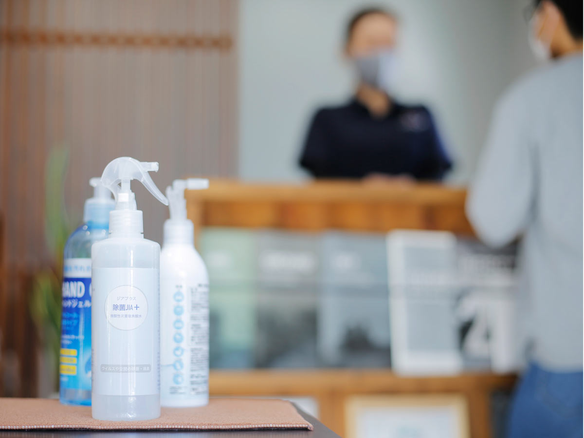 アルコール消毒を行っています。
